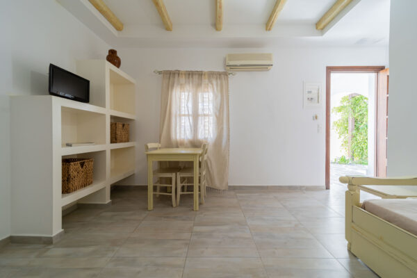 anemomylos_apartment_room-09